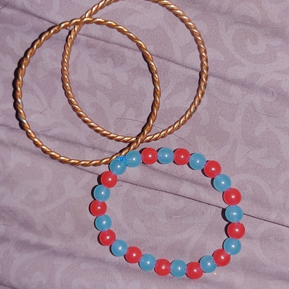 6 assorted bracelets - Picture 6 of 8